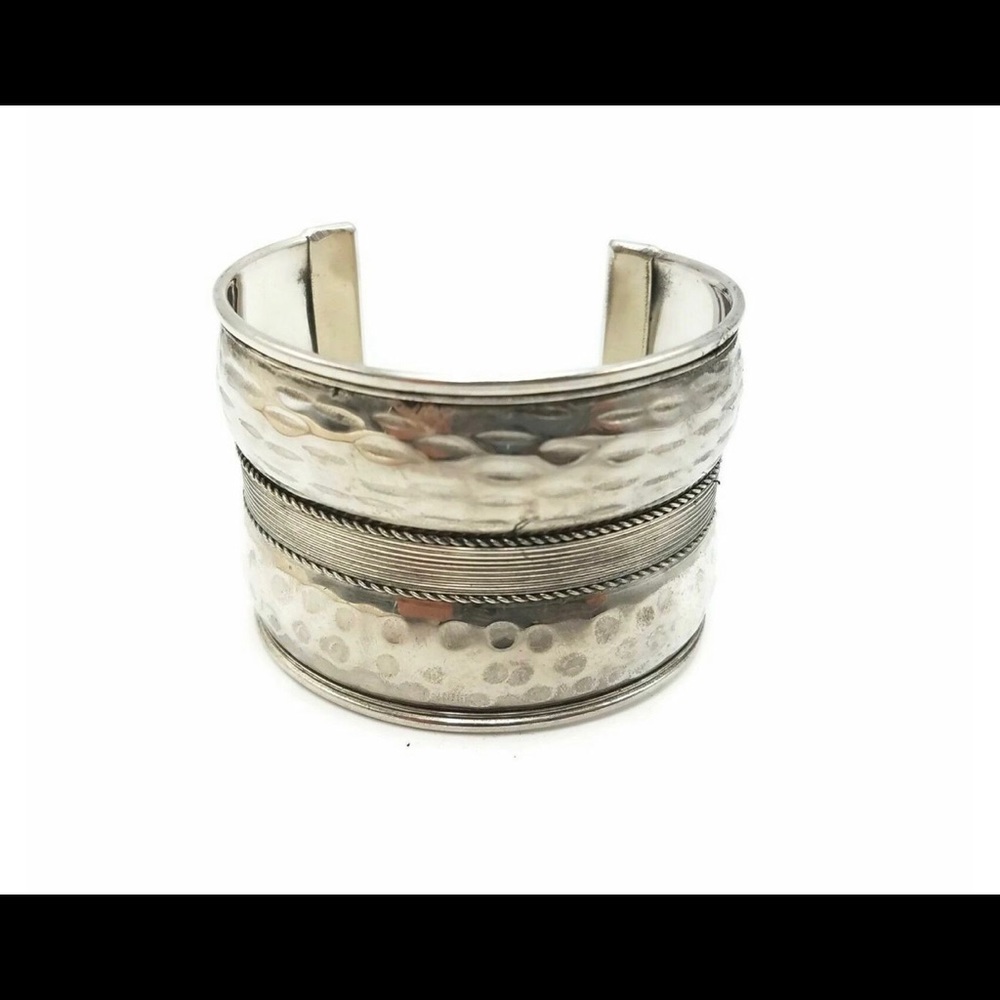 Cuff (silvertone) - Picture 2 of 2